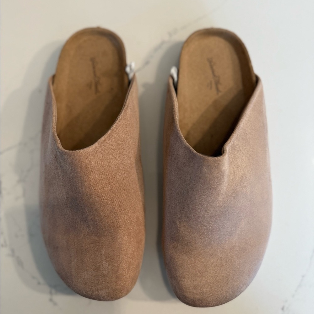 Universal Thread Tan Mules